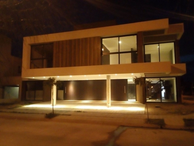 Casa Duplex En Venta , Chacras Del Norte , 3 Dormitorios , Cochera Doble , Pileta , Ciudad De Cordoba , Argentina