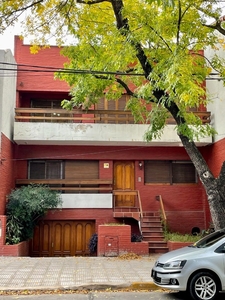 Excelente Casa 4 Amb. C/ Escritorio, Patio, Terraza, Hab. De Servicio Y Amplio Garage En Villa Devoto.