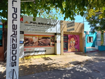 Venta. Casa Con Dos Salones En Calle Santa Maria De Oro Antes De Coll Frente Barrio Fuva. Rivadavia