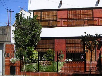 Casa 5 Ambientes. 2 Plantas - Alvear 1017, Quilmes Casa en Venta en Quilmes