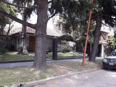 Casa / Chalet 5 Ambientes - Berutti 3100, Barrio Parque Calchaqui, Quilmes Oeste Casa en Venta en Quilmes