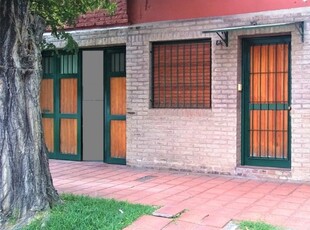 Casa en Venta en Don Bosco - Pampa 64 - 2 dorm - 4 amb - 121 m2 - 164 m2 tot.