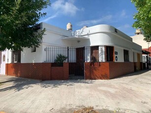 Casa en alquiler Calle Crisólogo Larralde 5720, Avellaneda, B1875, Provincia De Buenos Aires, Arg