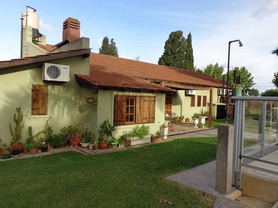 Exclusiva Casa rural de 555 m2 en venta Lobos, Argentina