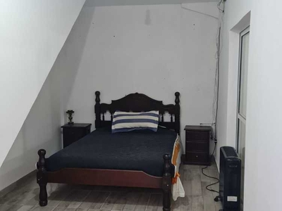 Casa en Venta en Castelar - Leandro N Alem Al 3500 - 2 dorm - 4 amb - 120 m2 - 376 m2 tot.