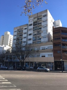 Departamento en Alquiler en La Plata (Casco Urbano) Plaza Irigoyen sobre calle 58, buenos aires