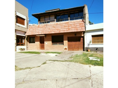 Casa dos plantas calle Urquiza Quincho Patio Cochera