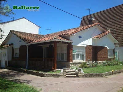 Casa en Alquiler en Miramar sobre calle Calle 26 524,