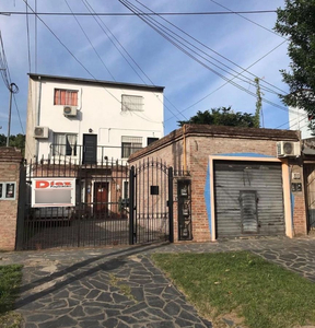 Casa En Venta C/ Cochera En Belén De Escobar