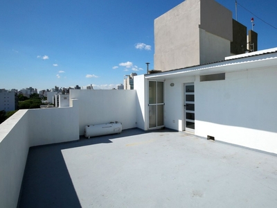 Semipiso con cochera y terraza privada en La Plata