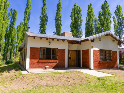 Vendo Casa En Rama Caída Con Piscina Y Hermoso Jardín/bosque, San Rafael, Mendoza