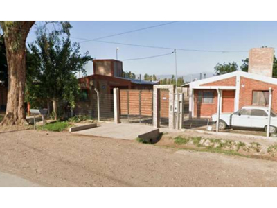 Orozco Propiedades Vende Complejo Habitacional ( 4 Casas) Ideal Para Inversores. Calle Mendoza Pasando Centenario