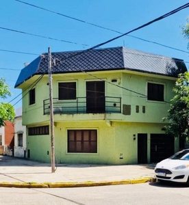 Casa en Alquiler en La Plata (Casco Urbano) sobre calle 37, buenos aires
