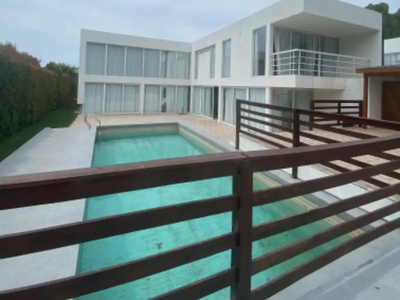 Casa Temporal 4 ambientes, con balcón, 4 cocheras, Acceso A 0, Rumenco, Mar Del Plata | Inmuebles Clarín