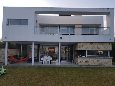 Casa Temporal 5 años 4 ambientes, 220m2, San Benito, Tigre | Inmuebles Clarín