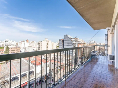 Departamento Venta 5 ambientes 43 años, con balcón, 1 cochera, Av Avellaneda 2700, Flores | Inmuebles Clarín