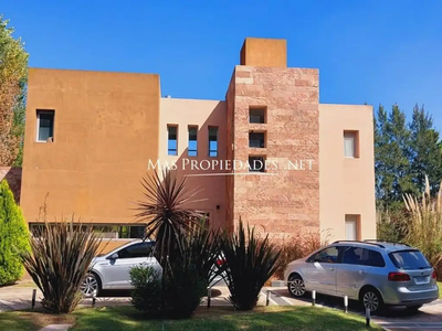 Temporal Casa 3 dormitorios 6 años, 4 cocheras, 170m2, Malibu, Zona Sur | Inmuebles Clarín