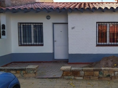 Casa en Venta en Mendoza - Dueño directo - Fn. Laprida - 3 dorm - 6 amb - 120 m2 - 134 m2 tot.