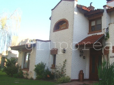 Casa en Venta en Tristan Suarez, Buenos Aires