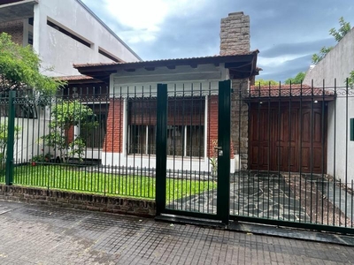 Casa en Alquiler en La Plata (Casco Urbano) sobre calle 27, buenos aires