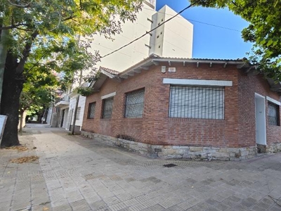 Casa en Alquiler en La Plata (Casco Urbano) sobre calle 38, buenos aires