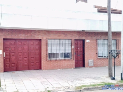 Casa en venta Crisólogo Larralde 6301-6399, Wilde, Avellaneda, B1875, Buenos Aires, Arg