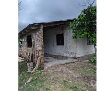 Casa en venta en Itatí amplio jardín con cocheras cubiertas