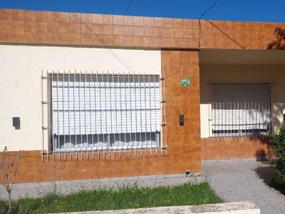 Casa en Venta en Santa Rosa - Dueño directo - Chaco 740 - 2 dorm - 102 m2 - 450 m2 tot.