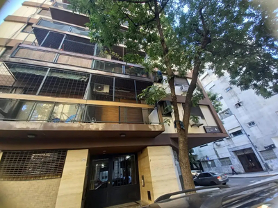 Departamento Alquiler 60 años 3 ambientes, Frente, Este, Chacabuco 1300 piso 1, San Telmo | Inmuebles Clarín