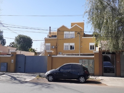 Departamento De Categoria En Barrio Del Bono - Complejo Privado, 2 Dormitorios, Cochera, 2 Piso Frontal - Capital.-