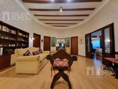 Casa Venta 6 ambientes 50 años, 369m2, 2 cocheras, Cuenca 2200, Olivos Quinta Presidencial, Zona Norte