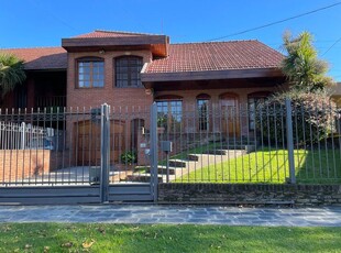 Casa en alquiler en Colina de Peralta Ramos