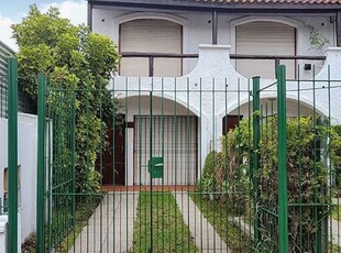 Casa en venta en Barrio Sarmiento