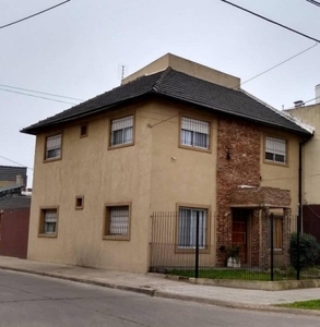 Casa en Venta en Castelar, Buenos Aires