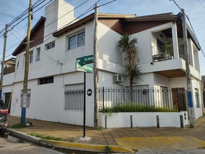 Casa en Alquiler en Ensenada sobre calle Don Bosco Esquina San Martin al 300, buenos aires