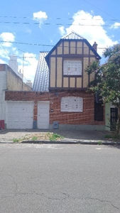 Casa en Alquiler en La Plata (Casco Urbano) Plaza Sarmiento sobre calle 17, buenos aires