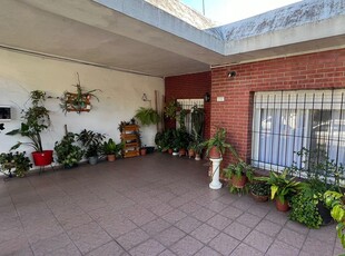 PH en venta -3 amb- patio-cochera-terraza