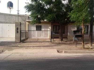 Casa en Venta en Rodeo de la Cruz - Dueño directo - Godoy Cruz 7714 - 3 dorm - 3 amb - 135 m2 - 200 m2 tot.