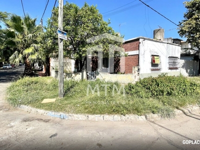 Venta de Casa - Urunday al 1000, Rosario - 5 dormitorios - 1 baño