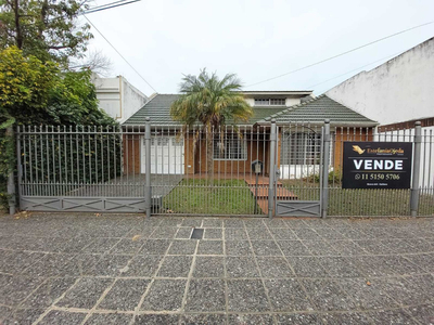 Casa Chalet En Venta En Quilmes, G.b.a. Zona Sur, Argentina