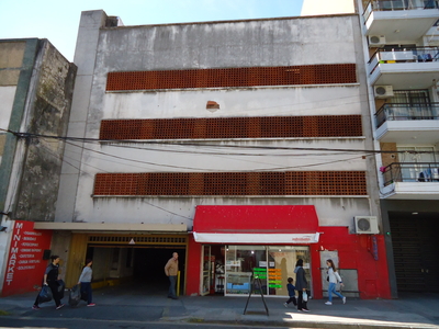 Buenos Aires 1100. Edificio de cocheras. 2° piso. Acceso rampa de hormigón.