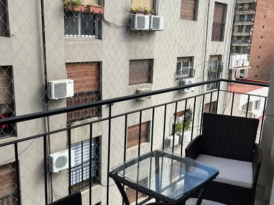 Departamento Alquiler 2 ambientes, con balcón, Frente, French Y Pasaje Bollini, Parque Las Heras | Inmuebles Clarín