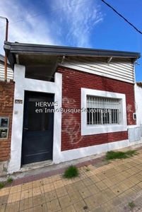 Casa en Alquiler en La Plata (Casco Urbano) sobre calle 8, buenos aires