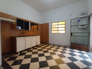 VENTA – Casa - 2 dormitorios - Patio con Parrillero - Alberdi, Rosario