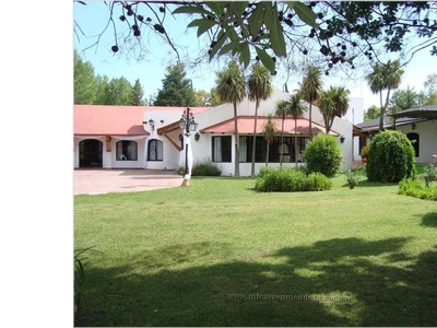 Vivienda de alto standing de 600 m2 en venta Vistalba, Provincia de Mendoza