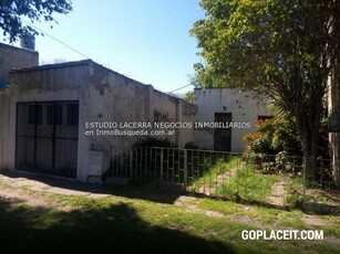En Venta, casa en Barrio Parque San Martín y Hospital Italiano de La Plata excelente zona - 2 habitaciones - 300 m2