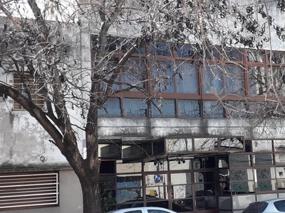 Edificio Institucional de 901 m2 en Calle 2 e/ 43 y 44