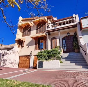 Casa En Av. Argentino Valle - Villa Elvina- S.rosa