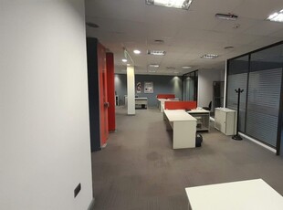 Oficina centrica de 350 m2 cubiertos en alquiler