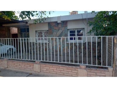 Casa Entre Libertador E Ignacio De La Rosa,, Zona De Bares, Chango Mas, Facultad. Excelente Ubicación.